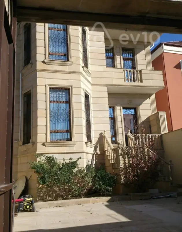 Kirayə verilir 4 otaqlı həyət evi 250 m²