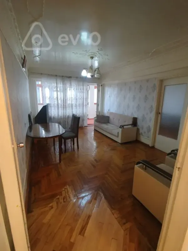 Kirayə verilir 3 otaqlı köhnə tikili 100 m²