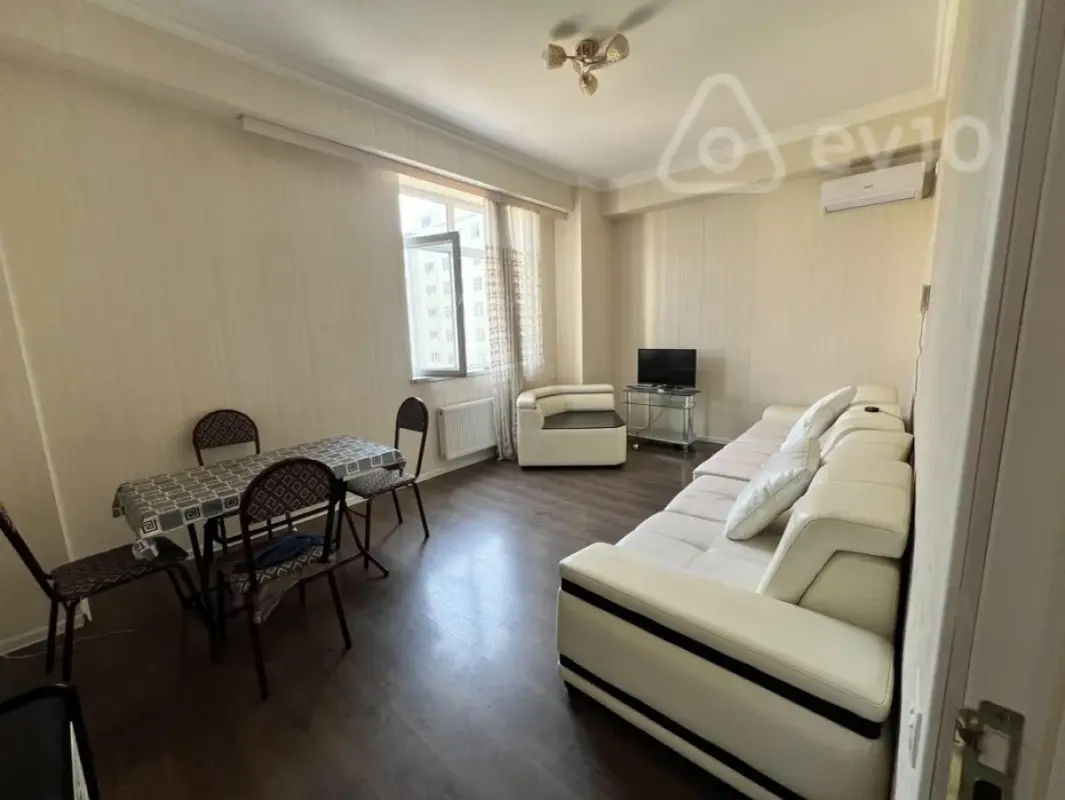 Kirayə verilir 2 otaqlı yeni tikili 65 m²