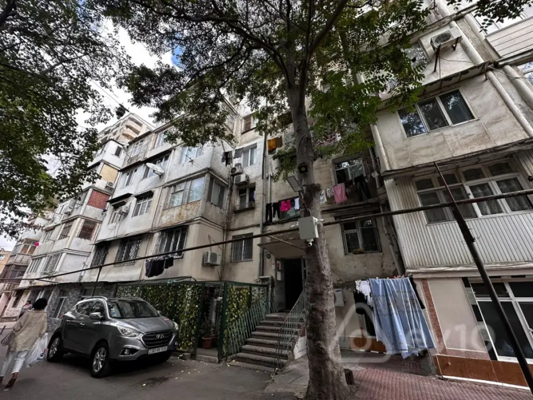Satılır 2 otaqlı köhnə tikili 44 m²