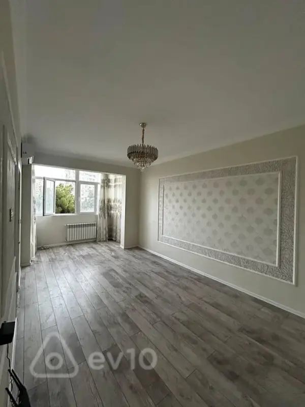 Kirayə verilir 2 otaqlı köhnə tikili 60 m²