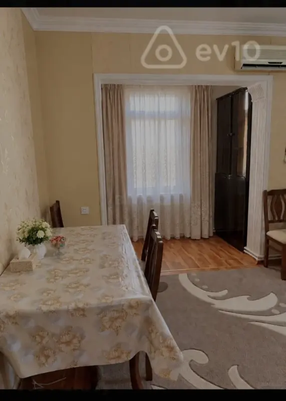 Kirayə verilir 2 otaqlı köhnə tikili 48 m²