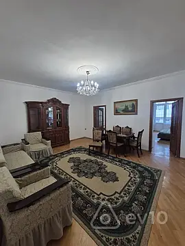 Kirayə verilir 4 otaqlı köhnə tikili 120 m² — Bakı, Nəsimi 4 otaq 120.00 m²