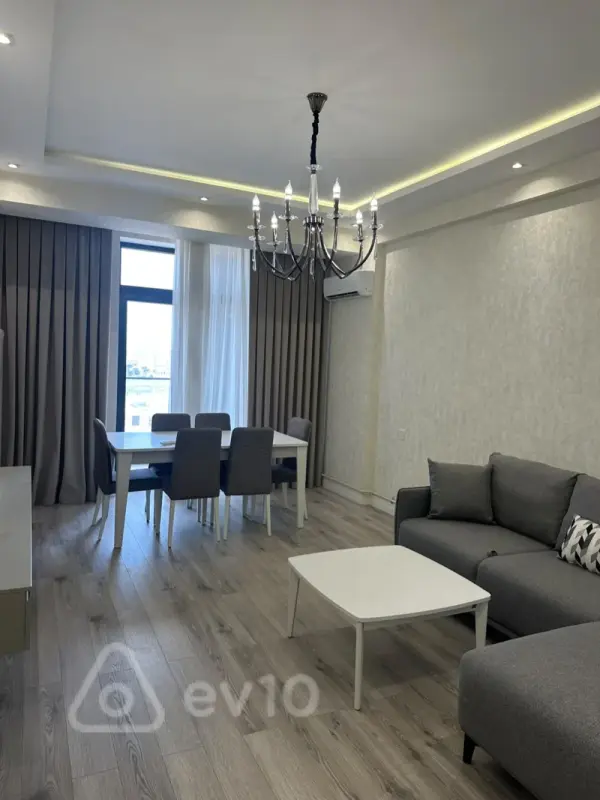 Kirayə verilir 3 otaqlı yeni tikili 100 m²