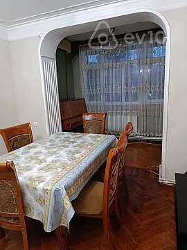 Kirayə verilir 3 otaqlı köhnə tikili 80 m² — Bakı, Nərimanov 3 otaq 80.00 m²