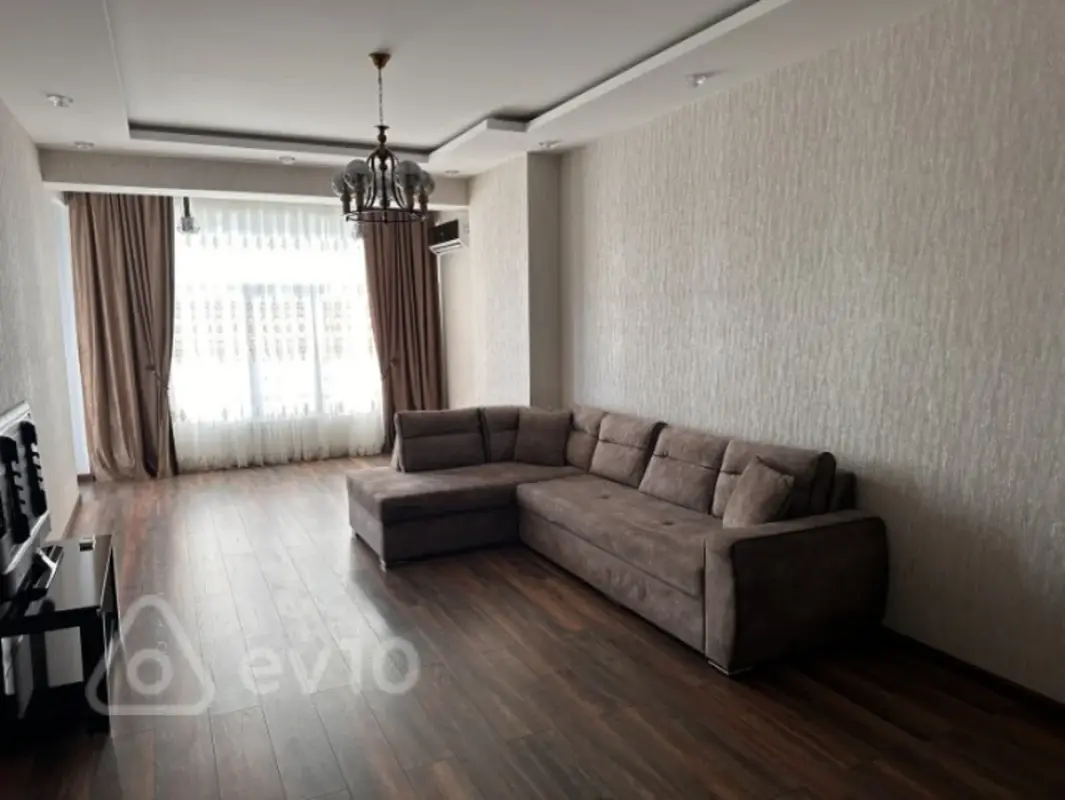 Kirayə verilir 3 otaqlı yeni tikili 120 m²