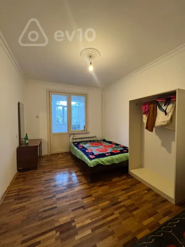 Kirayə verilir 5 otaqlı köhnə tikili 120 m²