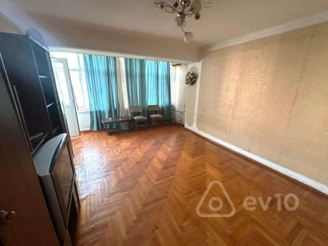 Satılır 2 otaqlı köhnə tikili 50 m²
