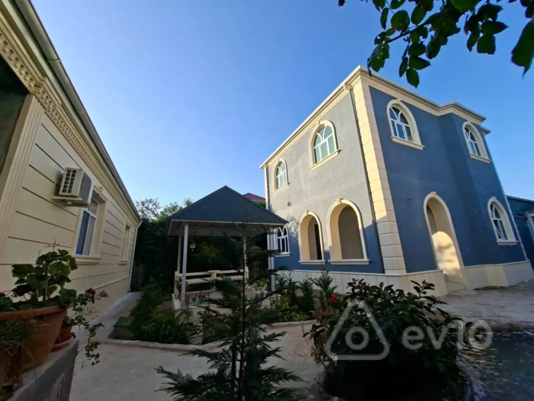Satılır 4 otaqlı həyət evi 160 m²
