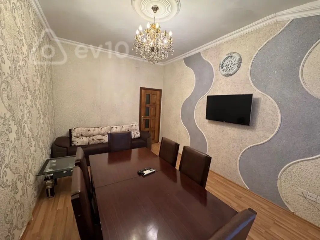 Kirayə verilir 2 otaqlı yeni tikili 70 m²
