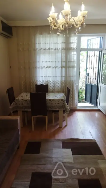Kirayə verilir 2 otaqlı köhnə tikili 45 m²