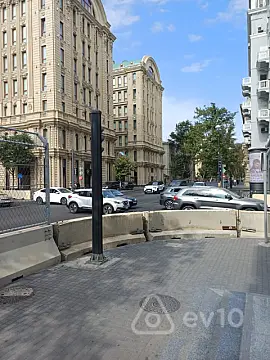 Kirayə verilir 3 otaqlı köhnə tikili 90 m² — Bakı, Səbail 3 otaq 90.00 m²