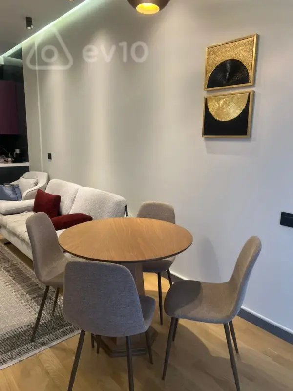 Kirayə verilir 3 otaqlı yeni tikili 90 m²