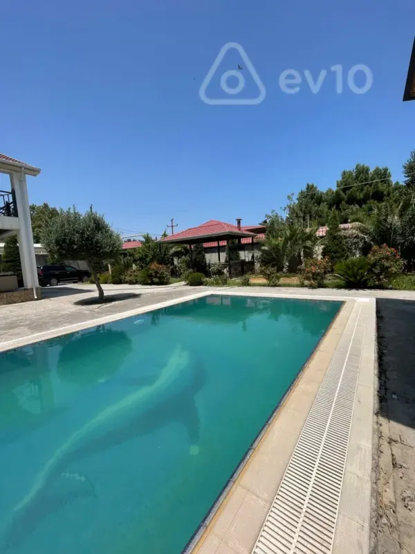 Satılır 4 otaqlı həyət evi 200 m²