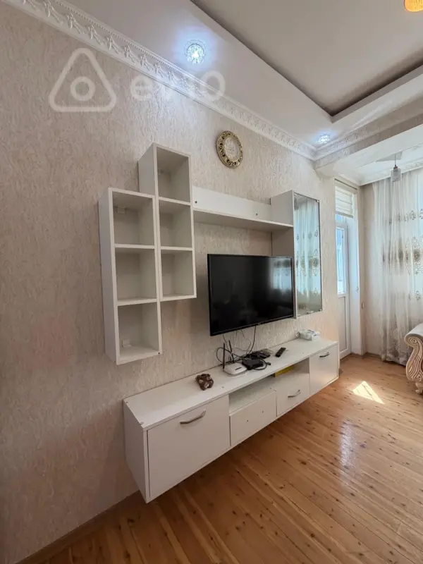 Kirayə verilir 2 otaqlı yeni tikili 60 m²
