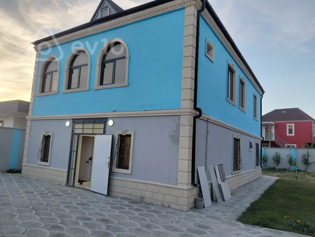 Satılır 6 otaqlı həyət evi 500 m²