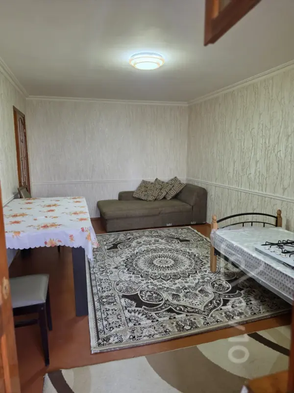 Kirayə verilir 2 otaqlı köhnə tikili 40 m²