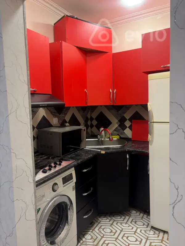 Kirayə verilir 2 otaqlı köhnə tikili 45 m²