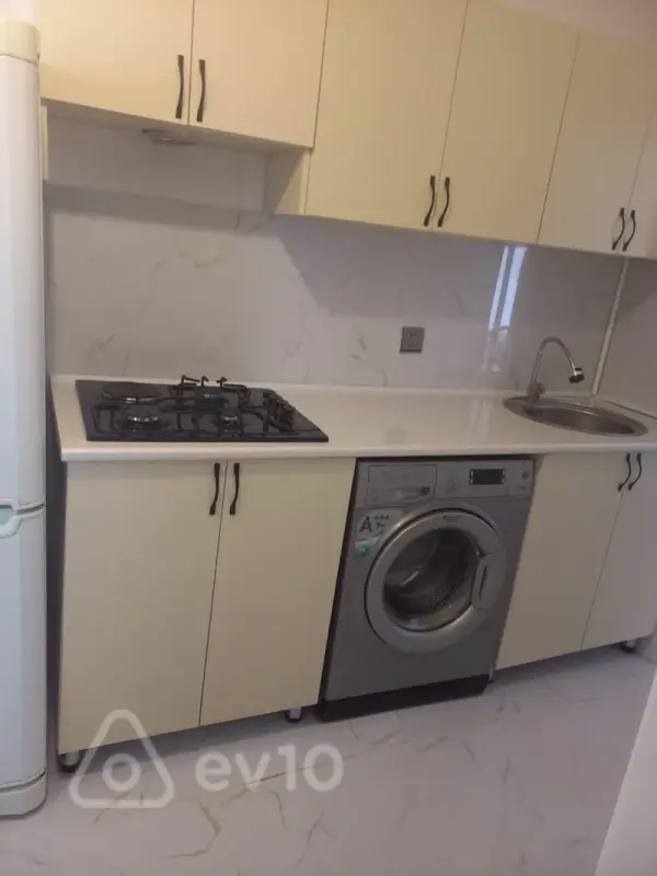 Kirayə verilir 1 otaqlı həyət evi 28 m²