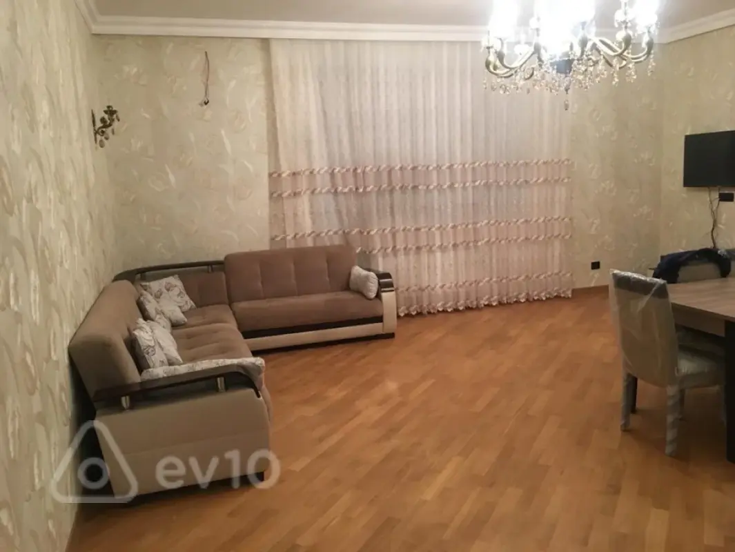 Kirayə verilir 3 otaqlı yeni tikili 110 m²