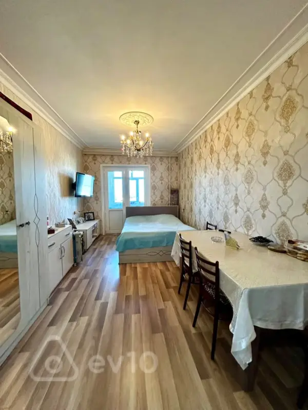 Satılır 2 otaqlı köhnə tikili 44 m²