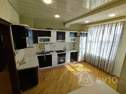 Kirayə verilir 3 otaqlı yeni tikili 145 m² — Bakı, Nərimanov 3 otaq 145.00 m²