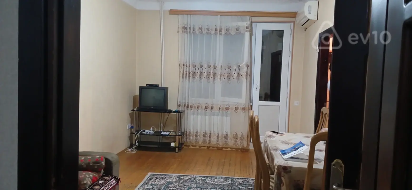Kirayə verilir 2 otaqlı köhnə tikili 65 m²