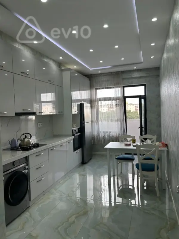 Kirayə verilir 2 otaqlı yeni tikili 97 m²