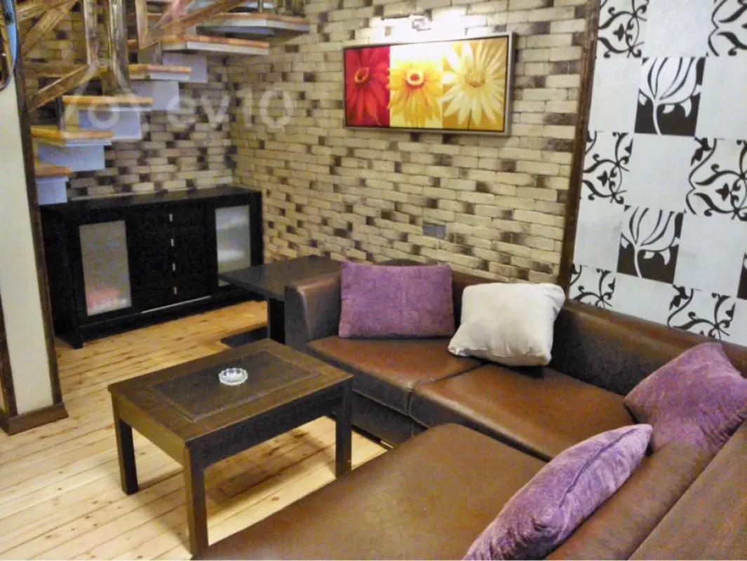 Kirayə verilir 3 otaqlı köhnə tikili 100 m²