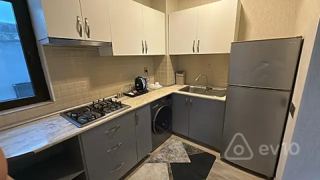 Kirayə verilir 1 otaqlı köhnə tikili 40 m² — Bakı, Səbail 1 otaq 40.00 m²