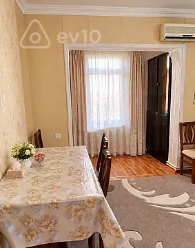 Kirayə verilir 2 otaqlı köhnə tikili 48 m² — Bakı, Nizami 2 otaq 48.00 m²