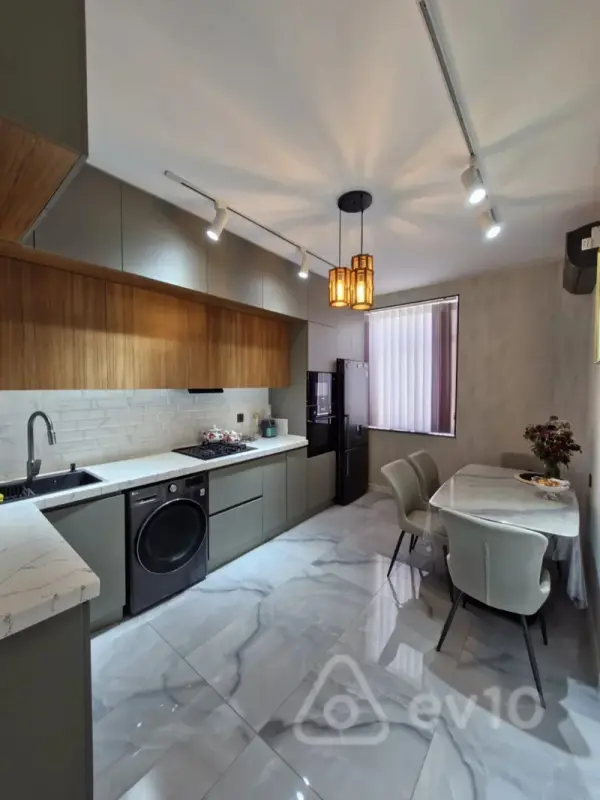 Kirayə verilir 3 otaqlı yeni tikili 100 m²