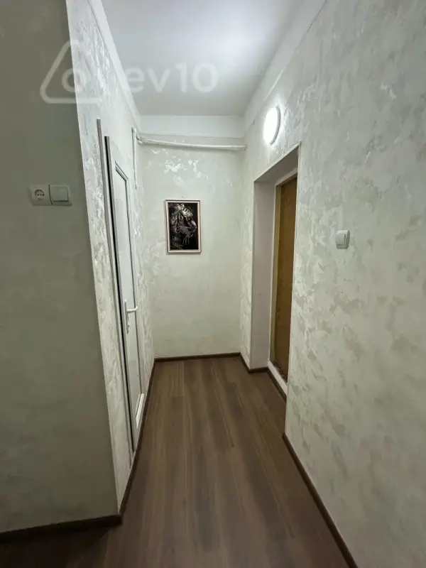 Satılır 1 otaqlı köhnə tikili 35 m²