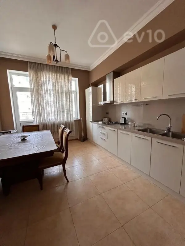 Kirayə verilir 3 otaqlı yeni tikili 80 m²