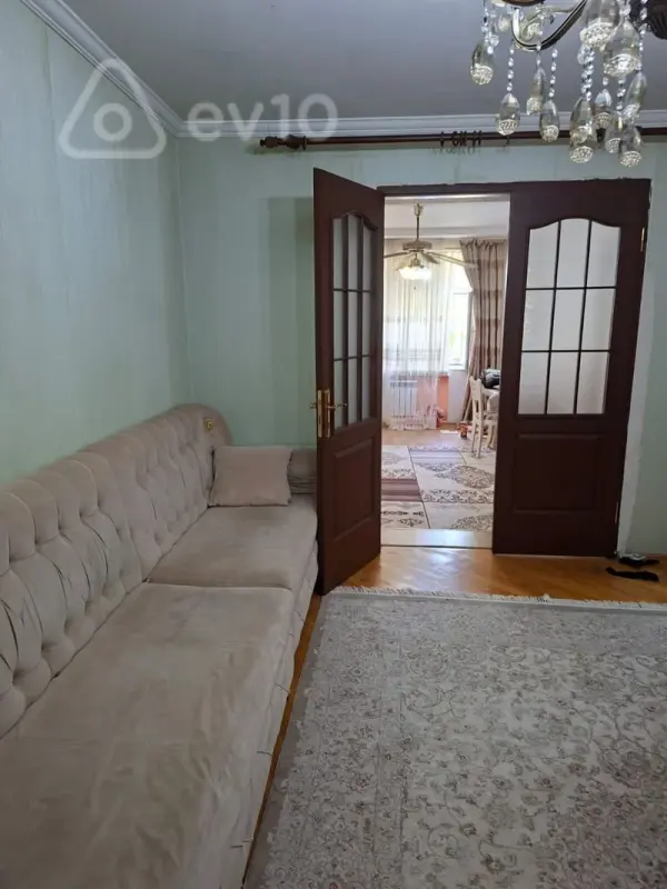 Kirayə verilir 3 otaqlı köhnə tikili 60 m²