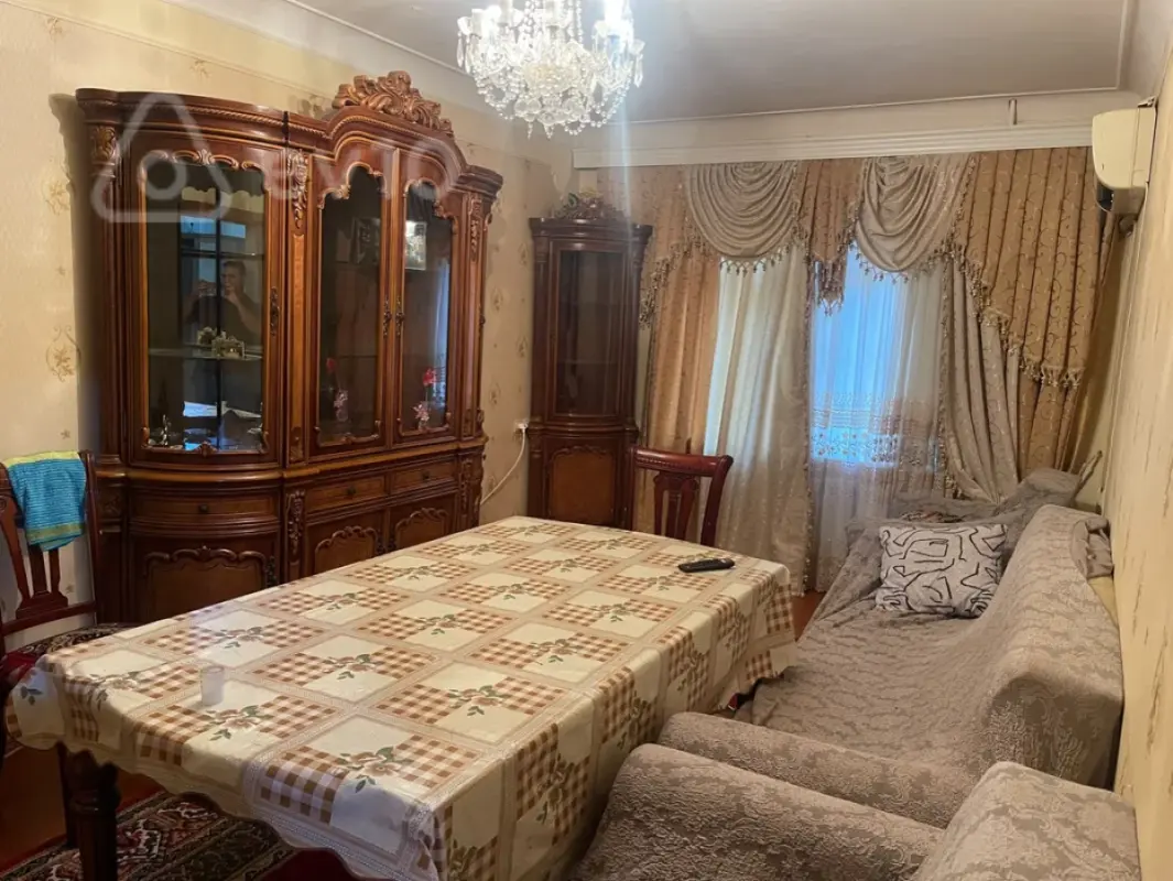 Kirayə verilir 3 otaqlı köhnə tikili 60 m²