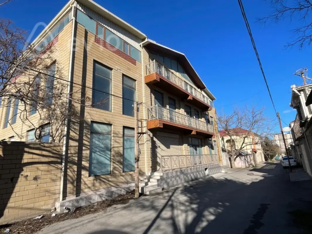 Kirayə verilir mənzil 2500 m²