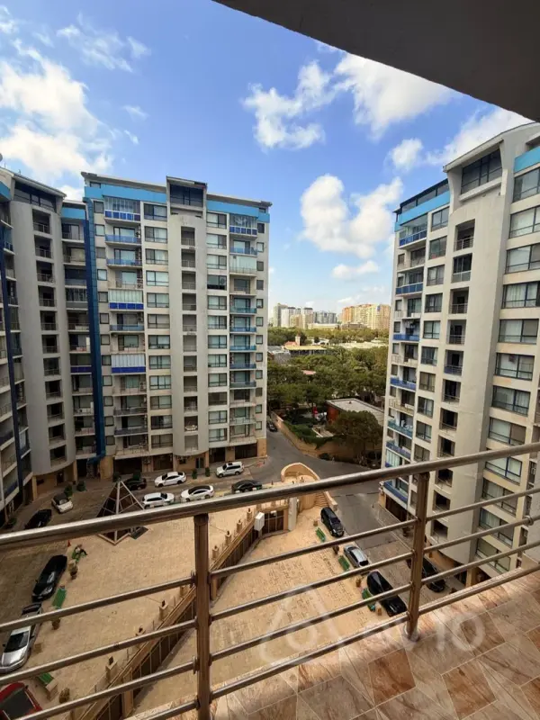 Kirayə verilir 3 otaqlı yeni tikili 137 m²