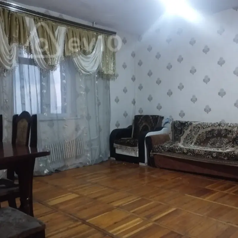 Kirayə verilir 4 otaqlı köhnə tikili 100 m²