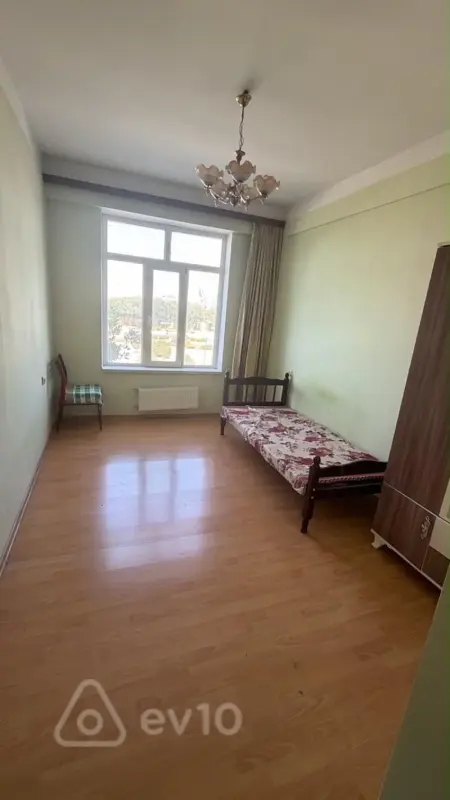 Kirayə verilir 3 otaqlı köhnə tikili 65 m²