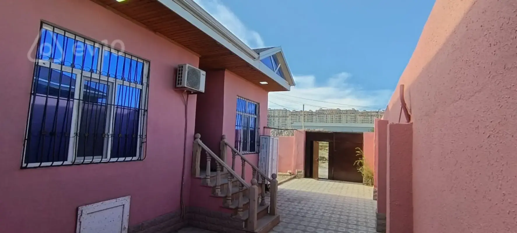 Satılır 3 otaqlı həyət evi 100 m²