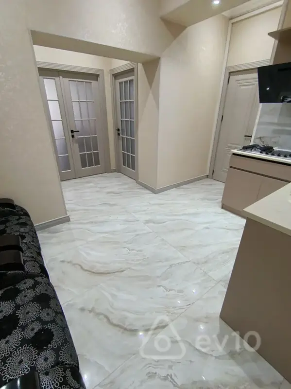 Kirayə verilir 2 otaqlı yeni tikili 74 m²