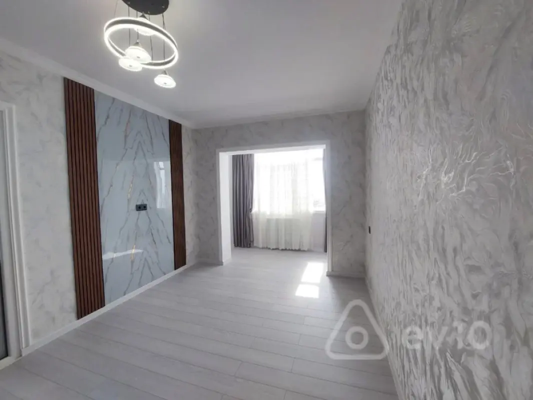 Satılır 2 otaqlı köhnə tikili 50 m²