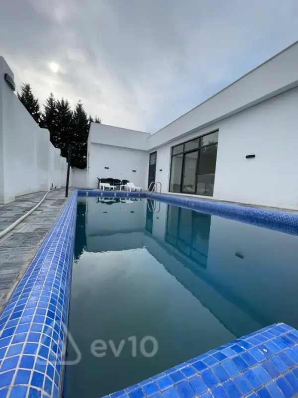 Satılır 3 otaqlı həyət evi 144 m²