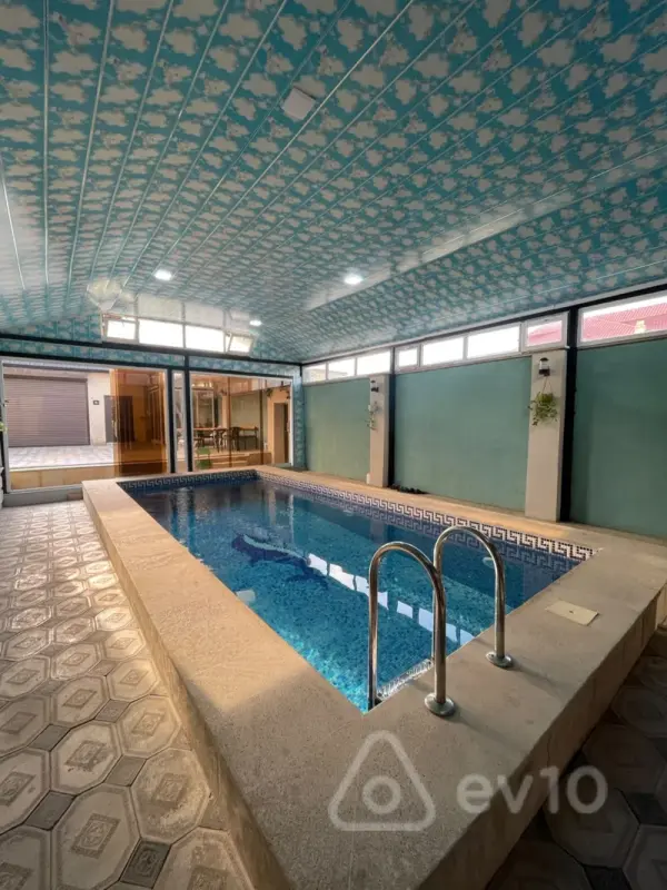 Satılır 5 otaqlı həyət evi 185 m²