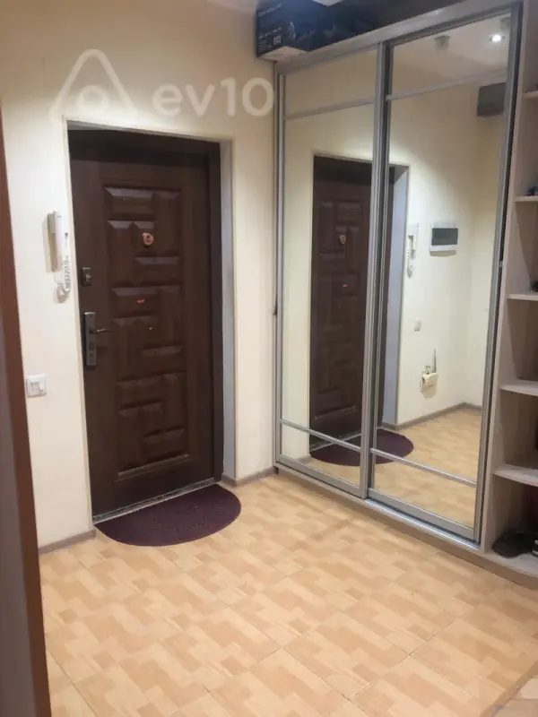 Kirayə verilir 3 otaqlı yeni tikili 80 m²