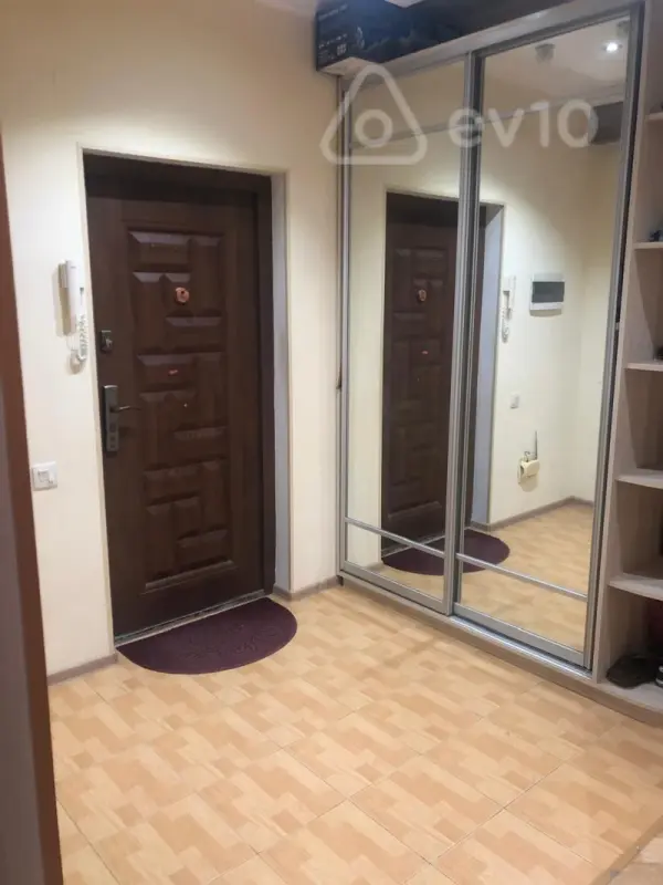 Kirayə verilir 3 otaqlı yeni tikili 80 m²