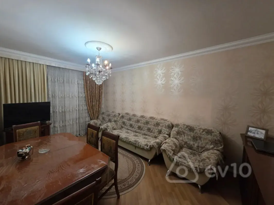 Satılır 3 otaqlı köhnə tikili 80 m²