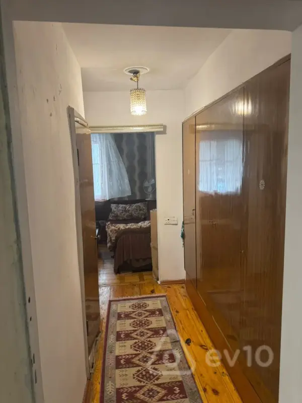 Satılır 2 otaqlı köhnə tikili 35 m²