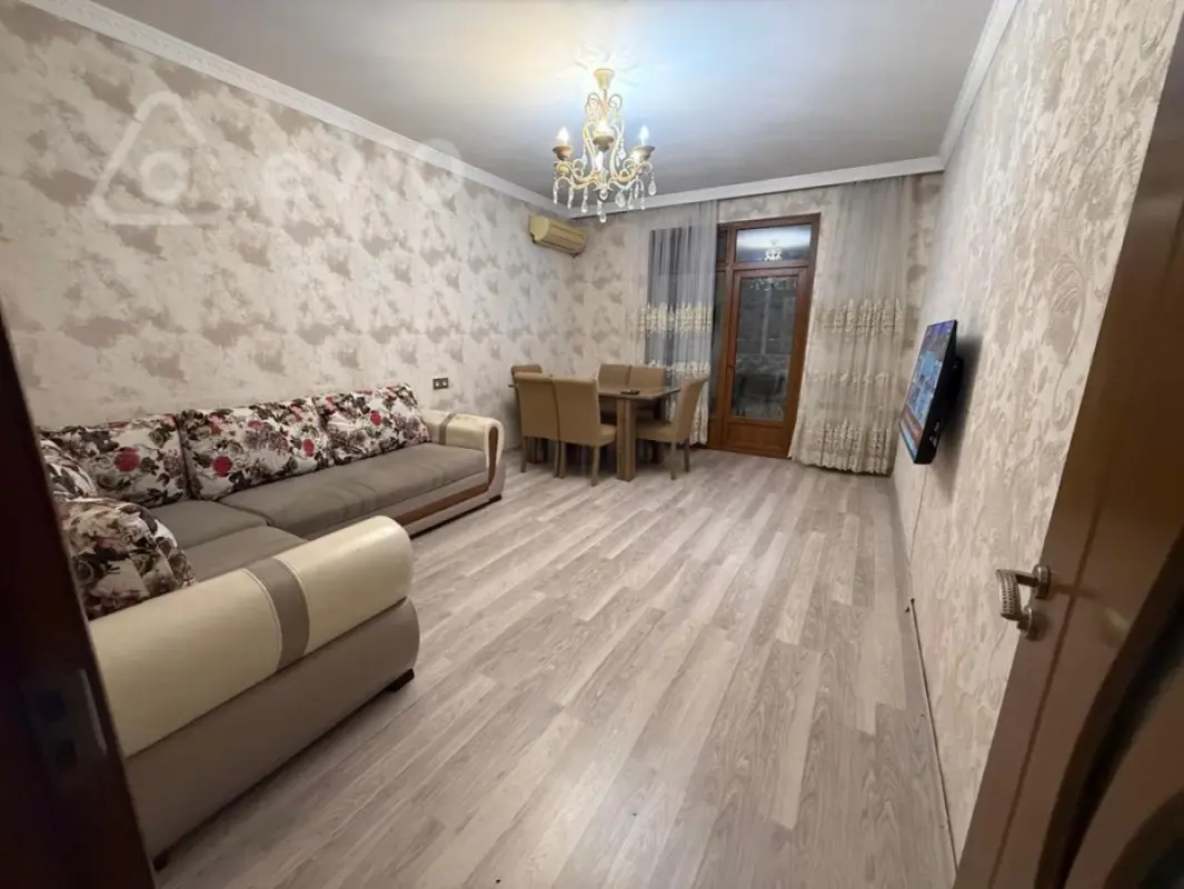 Kirayə verilir 3 otaqlı yeni tikili 80 m²